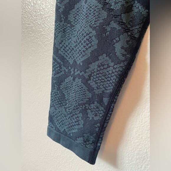 Joy Lab Teal Nights Yoga Pilates Seamless 7/8 Length High Rise Legging Large NWT - Picture 9 of 12